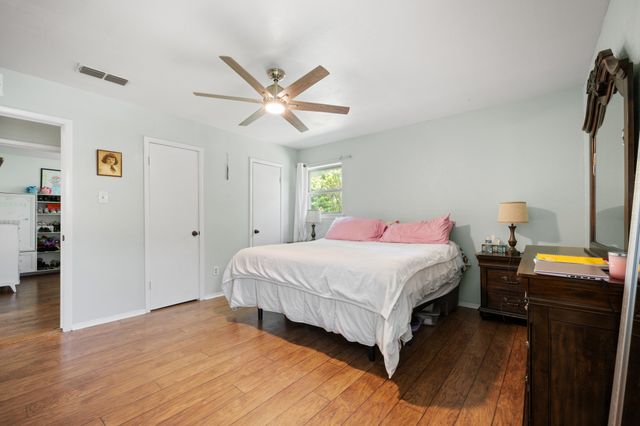 811 Ridgeway Road, Joshua, TX 76058