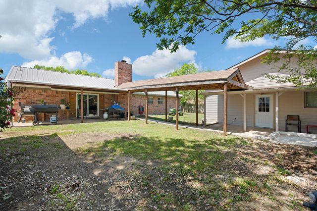 811 Ridgeway Road, Joshua, TX 76058