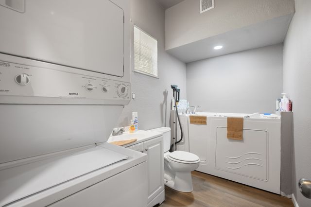 811 Ridgeway Road, Joshua, TX 76058