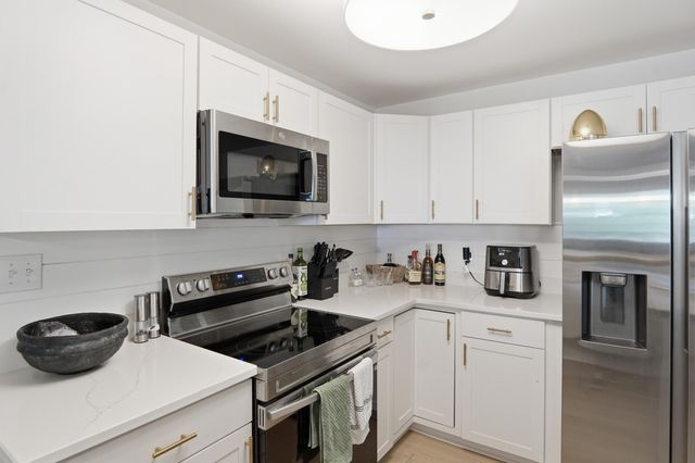 32 Briarcliff Drive, Charleston, SC 29407