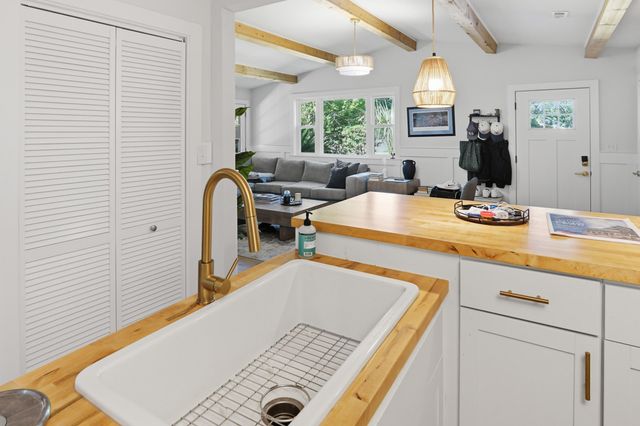 32 Briarcliff Drive, Charleston, SC 29407