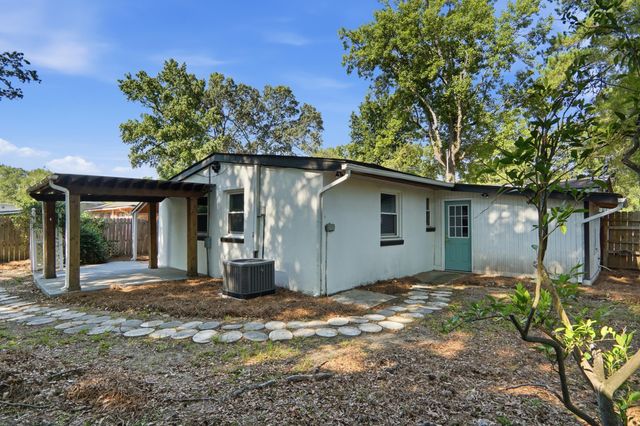 32 Briarcliff Drive, Charleston, SC 29407