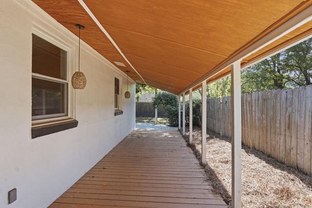 32 Briarcliff Drive, Charleston, SC 29407