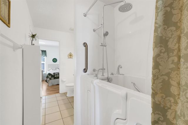 5040 PINE NEEDLE DRIVE, Mascotte, FL 34753