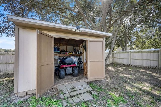 5040 PINE NEEDLE DRIVE, Mascotte, FL 34753