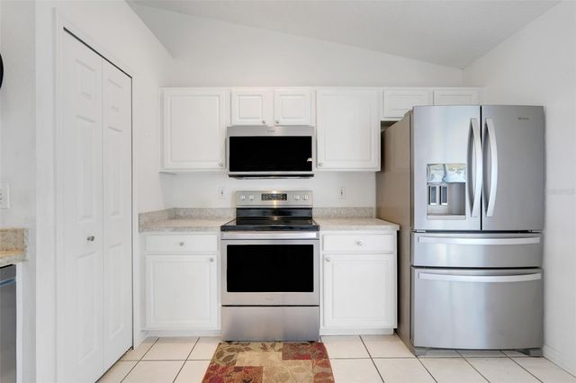 5040 PINE NEEDLE DRIVE, Mascotte, FL 34753