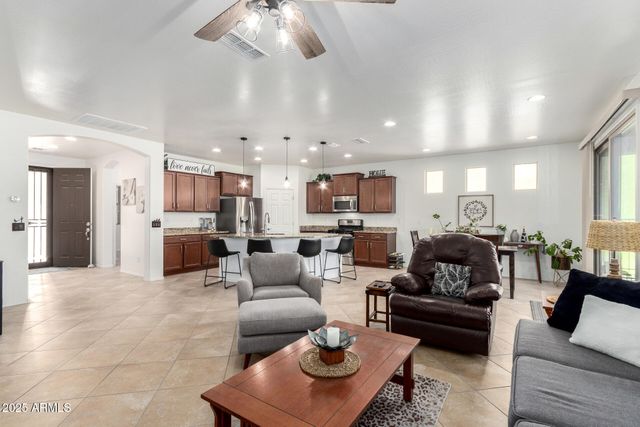 7152 W MERRIWEATHER Way, Florence, AZ 85132