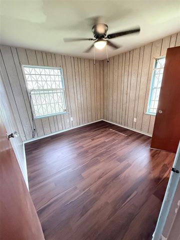 5639 Heron Drive, Houston, TX 77033