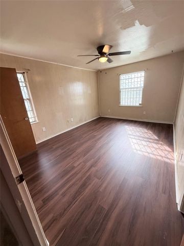 5639 Heron Drive, Houston, TX 77033