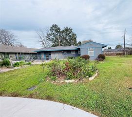 5639 Heron Drive, Houston, TX 77033