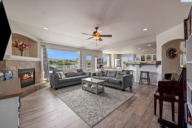 98817 E Canyon View Dr., Kennewick, WA 99338