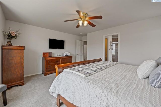 98817 E Canyon View Dr., Kennewick, WA 99338