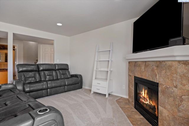 98817 E Canyon View Dr., Kennewick, WA 99338
