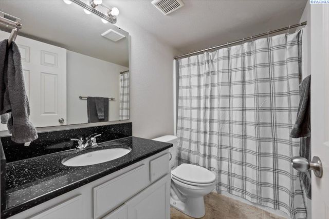 98817 E Canyon View Dr., Kennewick, WA 99338