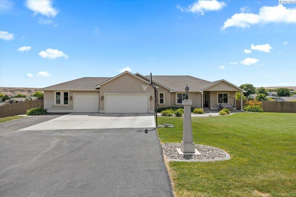 98817 E Canyon View Dr., Kennewick, WA 99338