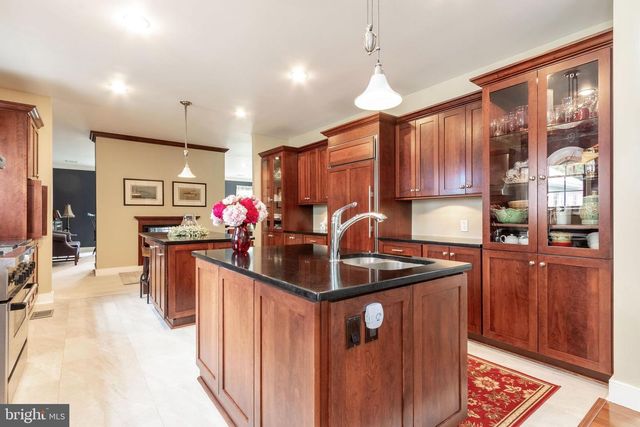 80 LINVALE RD, Ringoes, NJ 08551