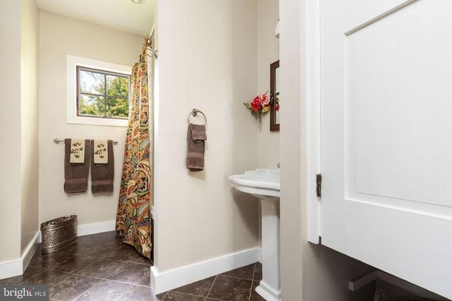 80 LINVALE RD, Ringoes, NJ 08551