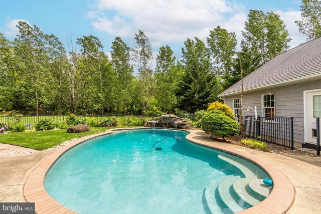 80 LINVALE RD, Ringoes, NJ 08551