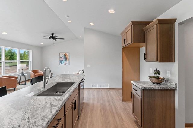1713 GOLDEN GATE DRIVE, Appleton, WI 54913