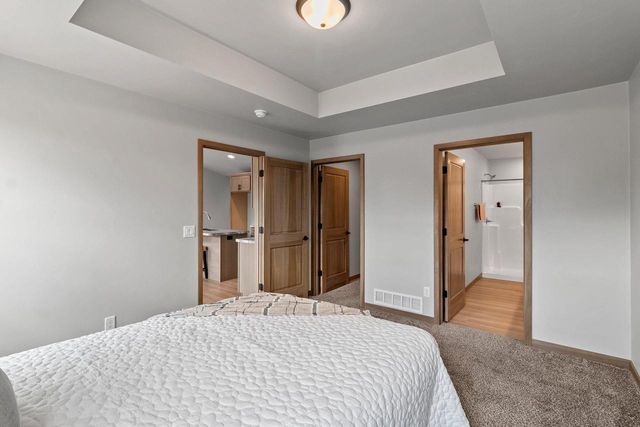 1713 GOLDEN GATE DRIVE, Appleton, WI 54913