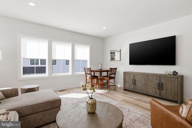 49 TRADESVILLE DR, Doylestown, PA 18901