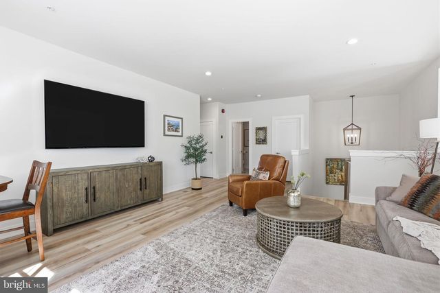 49 TRADESVILLE DR, Doylestown, PA 18901