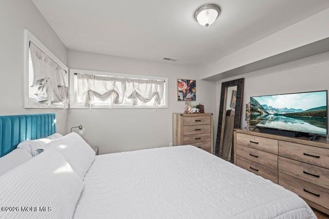 9 Nimitz Place, Sayreville, NJ 08872