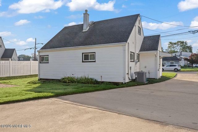 9 Nimitz Place, Sayreville, NJ 08872