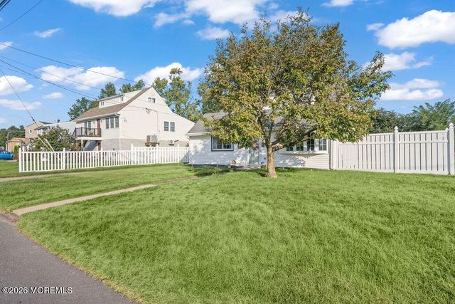 9 Nimitz Place, Sayreville, NJ 08872