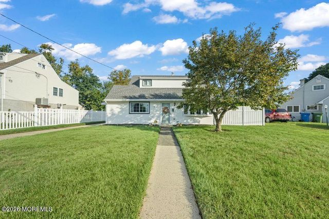 9 Nimitz Place, Sayreville, NJ 08872
