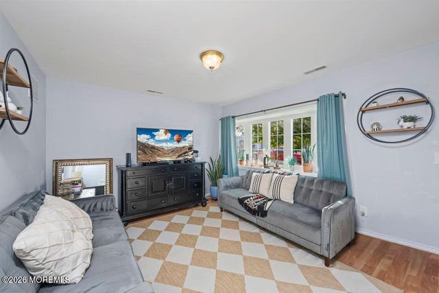 9 Nimitz Place, Sayreville, NJ 08872