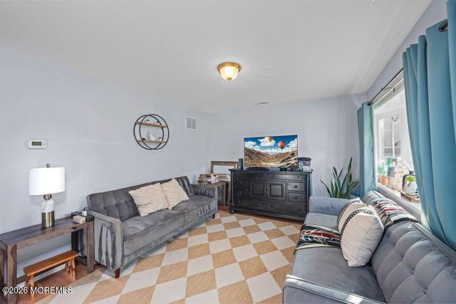 9 Nimitz Place, Sayreville, NJ 08872