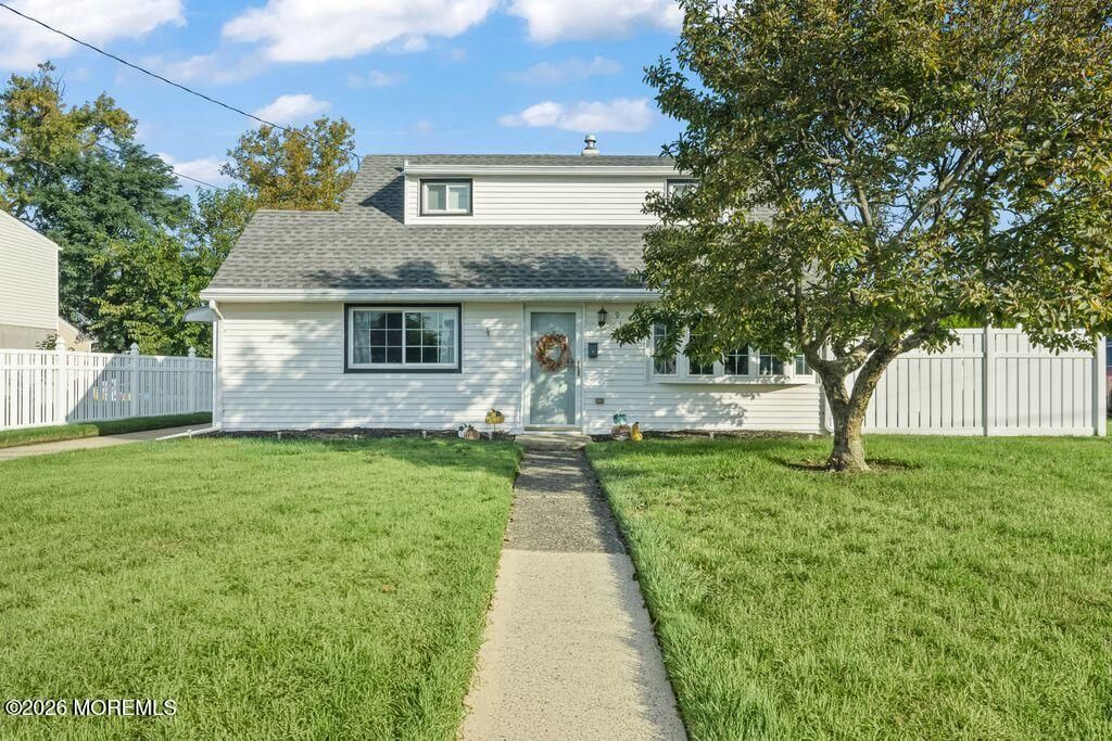 9 Nimitz Place, Sayreville, NJ 08872