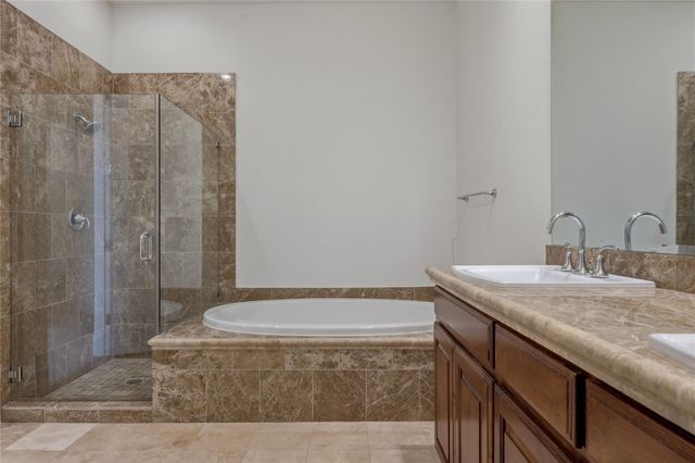 1101 Ivean Pearson RD E203, Lago Vista, TX 78645