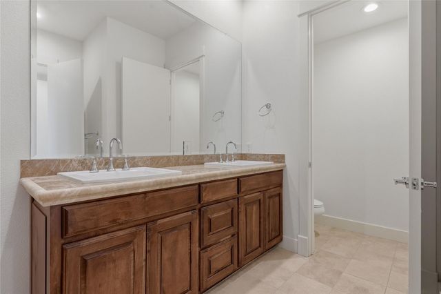 1101 Ivean Pearson RD E203, Lago Vista, TX 78645