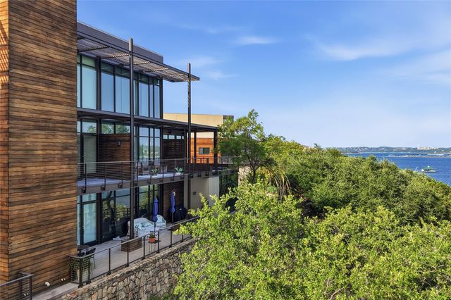 1101 Ivean Pearson RD E203, Lago Vista, TX 78645