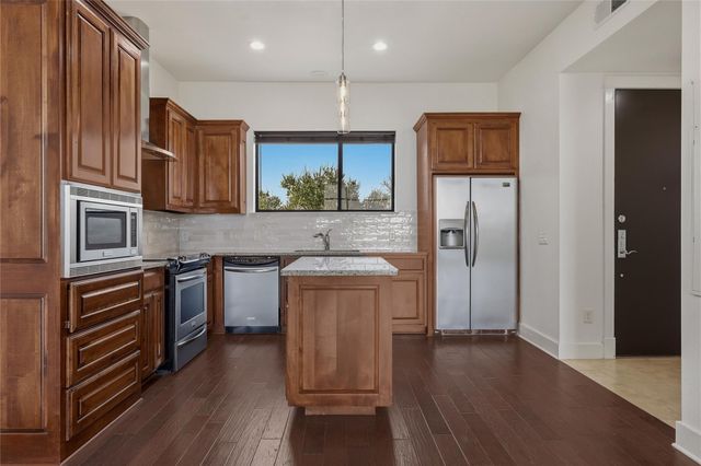 1101 Ivean Pearson RD E203, Lago Vista, TX 78645