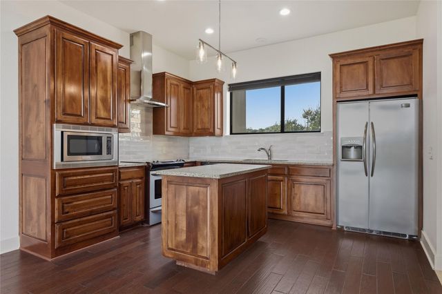 1101 Ivean Pearson RD E203, Lago Vista, TX 78645