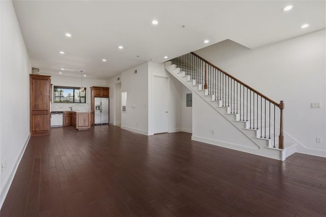 1101 Ivean Pearson RD E203, Lago Vista, TX 78645