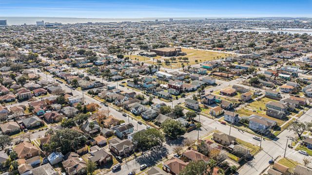 4919 Austin Drive, Galveston, TX 77551
