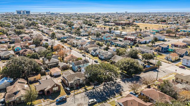 4919 Austin Drive, Galveston, TX 77551