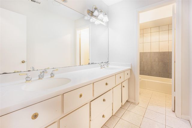 2703 Glenn Lakes Lane, Missouri City, TX 77459