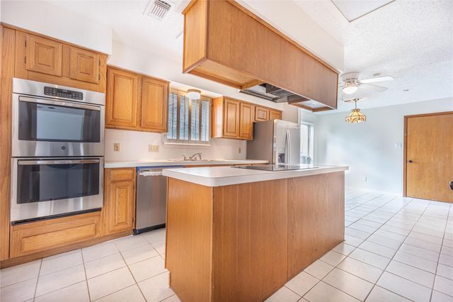 2703 Glenn Lakes Lane, Missouri City, TX 77459