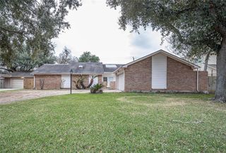 2703 Glenn Lakes Lane, Missouri City, TX 77459