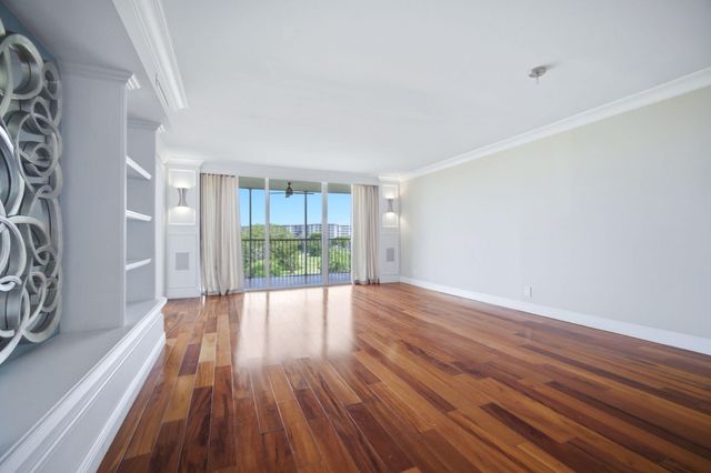 2901 S Palm Aire Drive, Pompano Beach, FL 33069