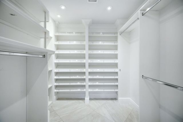 2901 S Palm Aire Drive, Pompano Beach, FL 33069