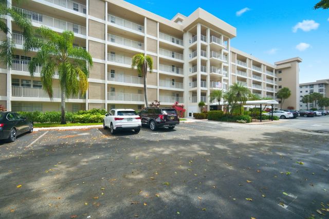 2901 S Palm Aire Drive, Pompano Beach, FL 33069