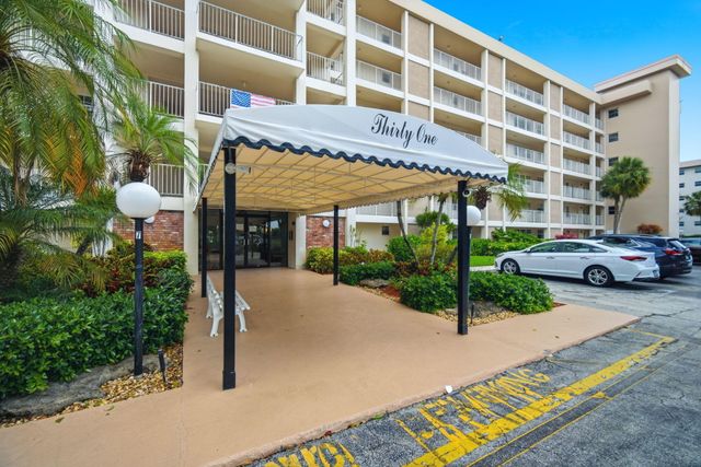 2901 S Palm Aire Drive, Pompano Beach, FL 33069