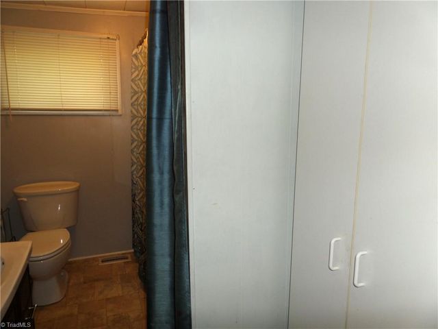 1220 Lake Drive 9, Lexington, NC 27292