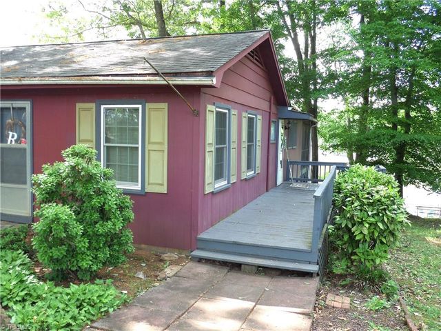 1220 Lake Drive 9, Lexington, NC 27292